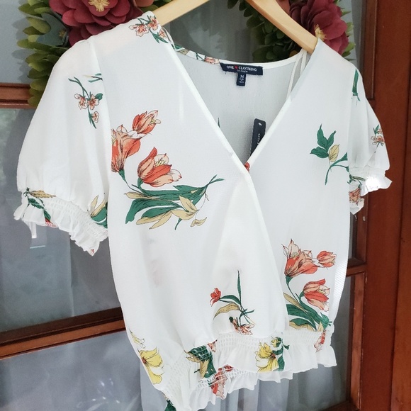One ♡ Clothing Floral Wrap Top - Picture 4 of 6